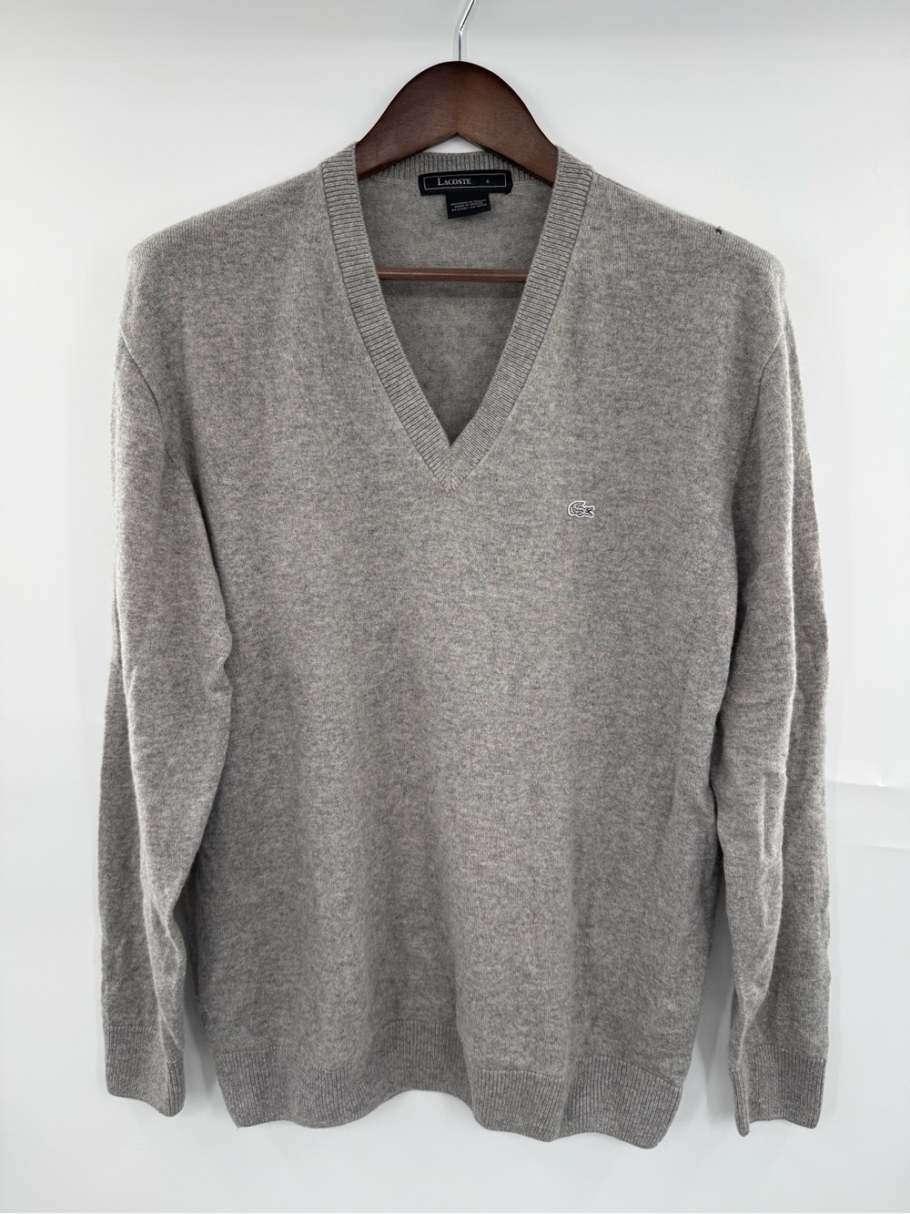 Lacoste Mens Size XL 6 100% Cashmere Sweater Gray V Neck Crocodile Logo Flaw